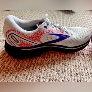 Brooks ghost 14– women’s 8.5